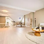 Newly Renovated * Bergen