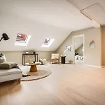 Newly Renovated Leilighet