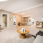 Newly Renovated Apartmán