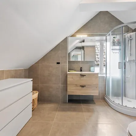 Newly Renovated Bergen